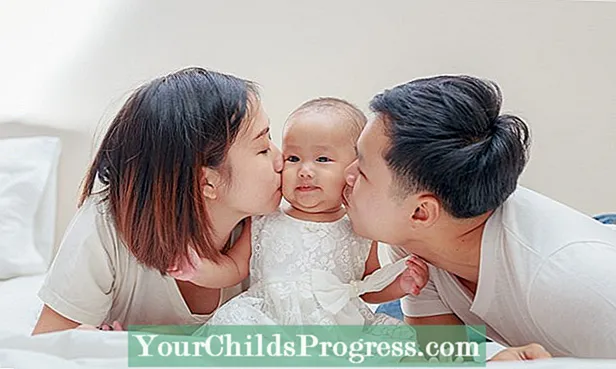 نئے والدین کیلئے بجٹ: بچ Babyہ کا بجٹ کیسے تیار کیا جائے